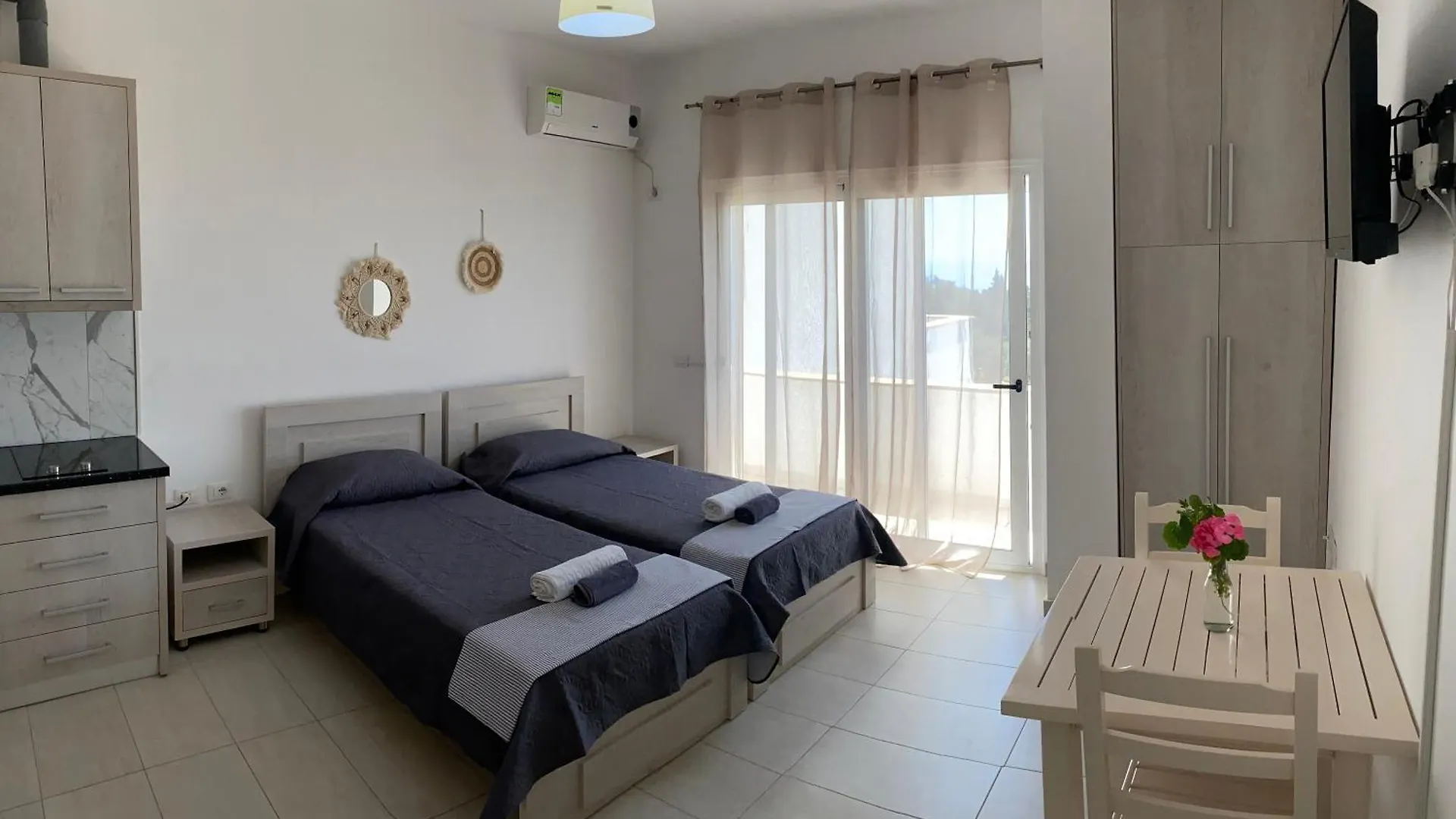 Doras Room Dhermi