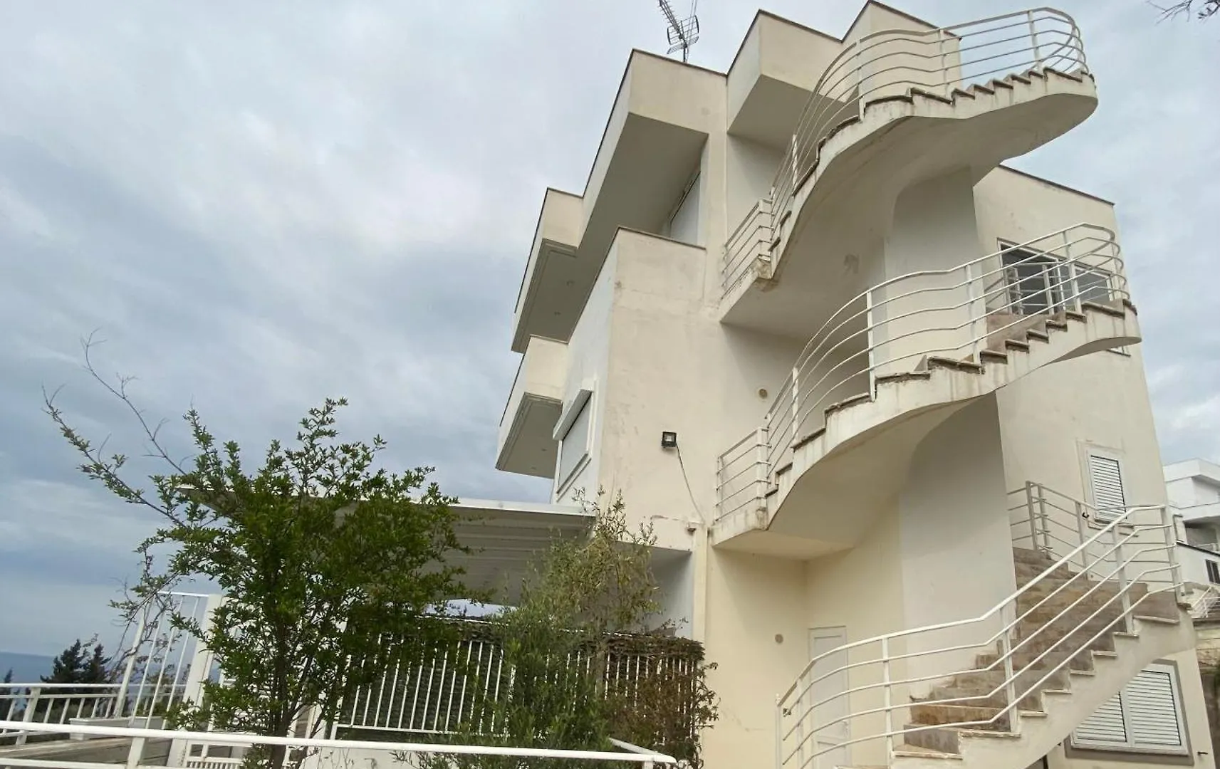Doras Room Dhermi 0*,  Albania