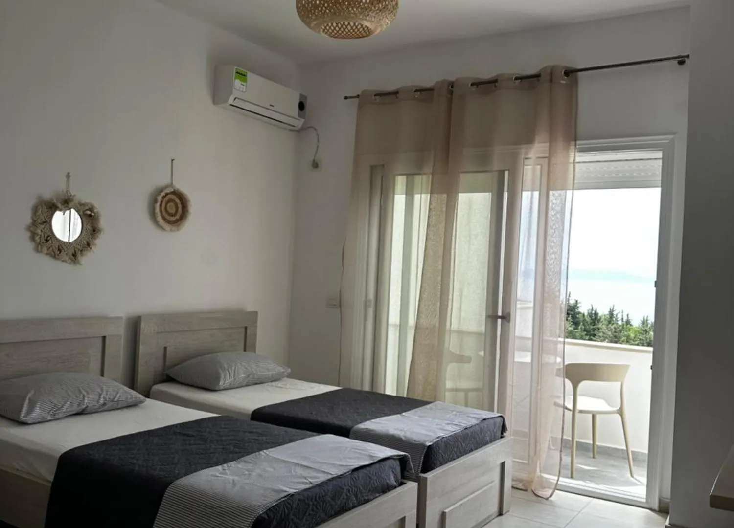 Doras Room Dhërmi 0*,  Αλβανία